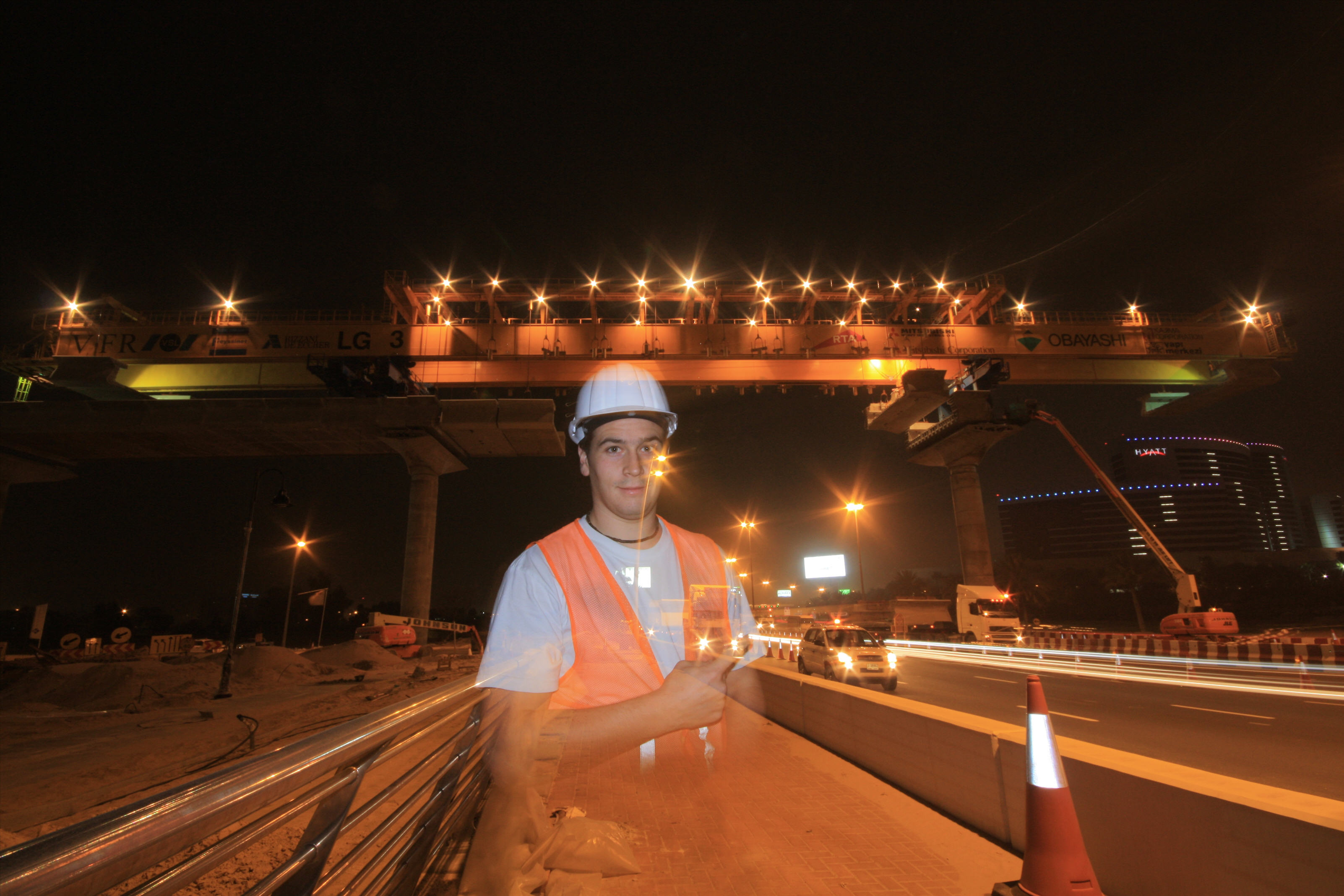 Launching Gantry road crossing 'Dubai Metro Project' UAE klick to enlarge